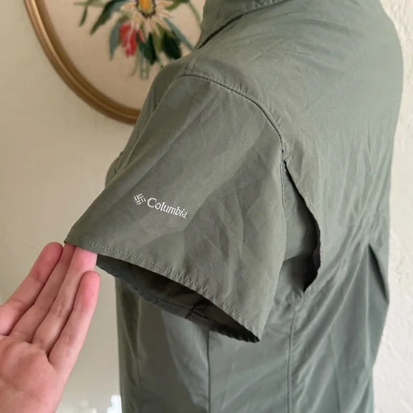 Columbia Green Button-Up Short Sleeve Shirt - Picture 2 of 5